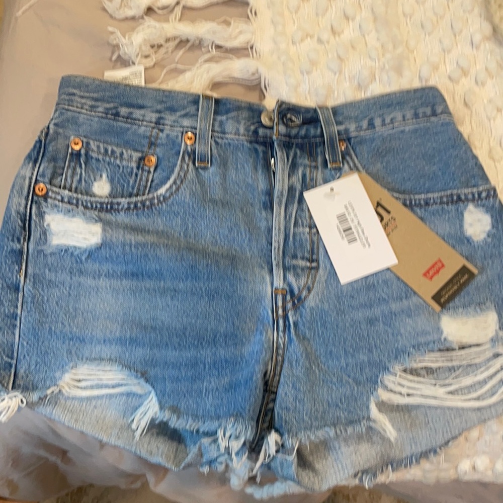 Women’s Levi high rise shorts
